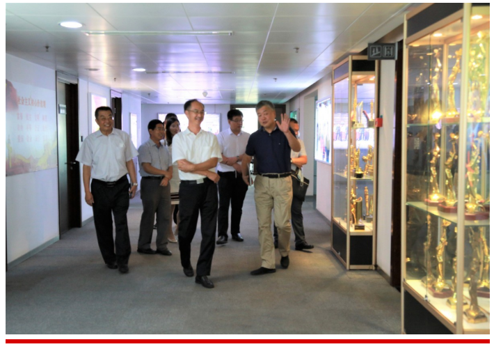 省委宣傳部副部長(zhǎng)魏長(zhǎng)民帶領(lǐng)部政策法規(guī)研究室同志來山影集團(tuán)調(diào)研指導(dǎo)