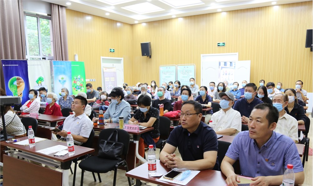 聆聽抗疫故事   感受榜樣力量