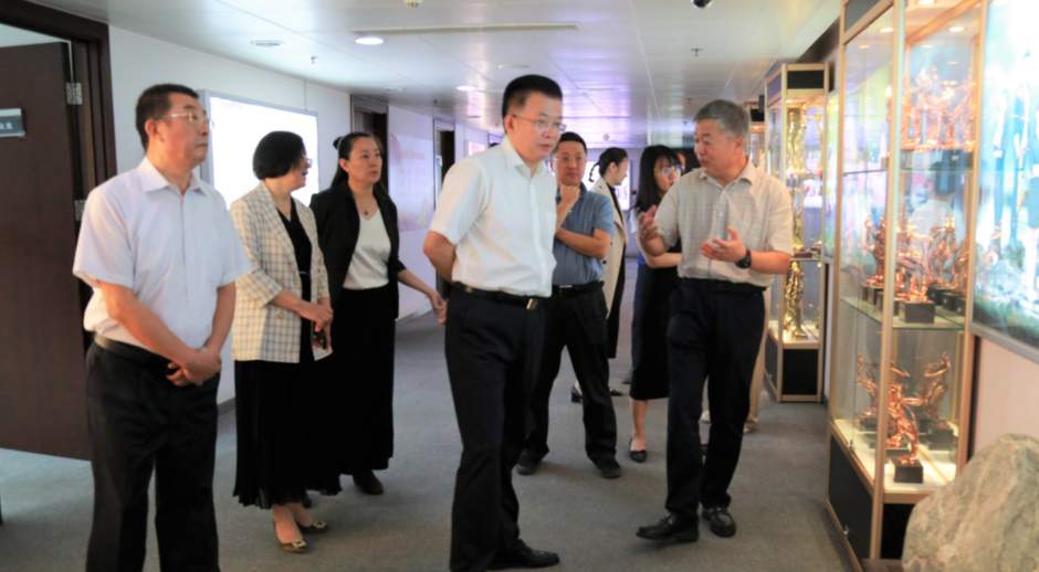山東省廣播電視局領(lǐng)導(dǎo)到山東影視傳媒集團(tuán)開展專題調(diào)研