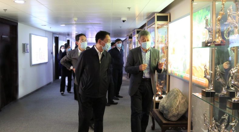 省委常委、宣傳部部長白玉剛一行到山東影視傳媒集團調(diào)研