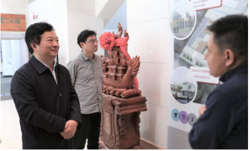 青島市北區(qū)區(qū)委書記鄭德雁一行到山東影視傳媒集團(tuán)調(diào)研